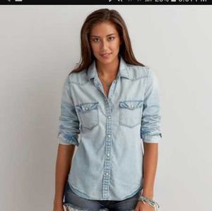 American Eagle Light Demin Shirt